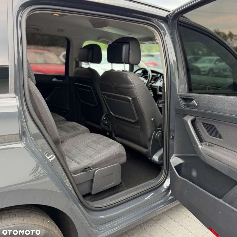 Volkswagen Touran - 28