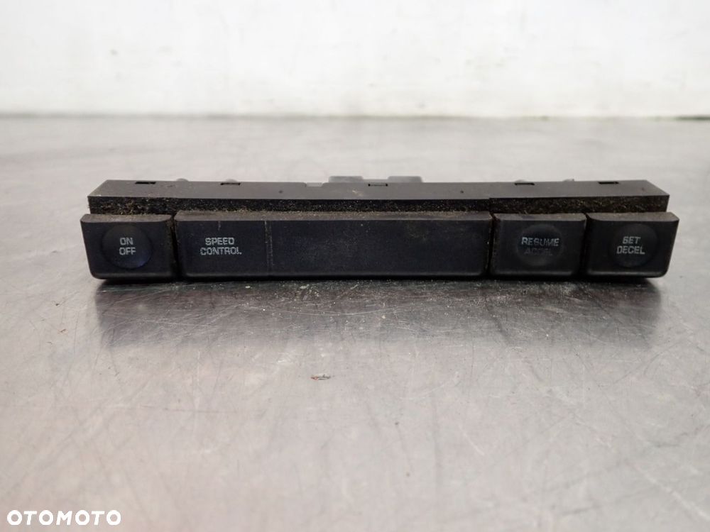 PRZEŁĄCZNIK TEMPOMATU JEEP GRAND CHEROKEE I 56007066 - 1