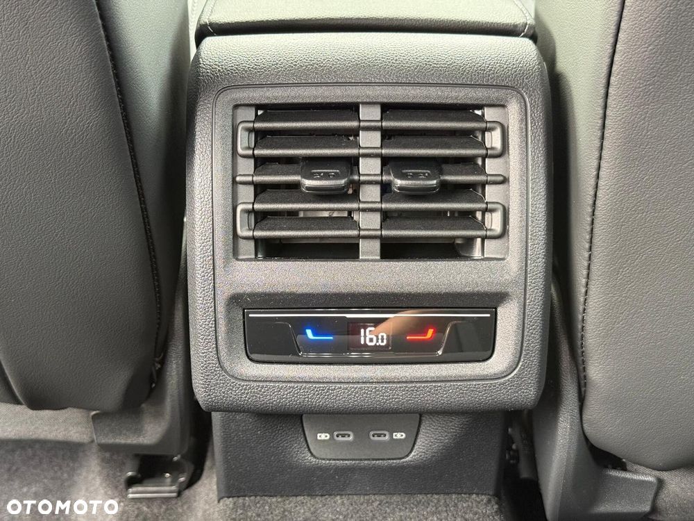 Volkswagen Golf - 31