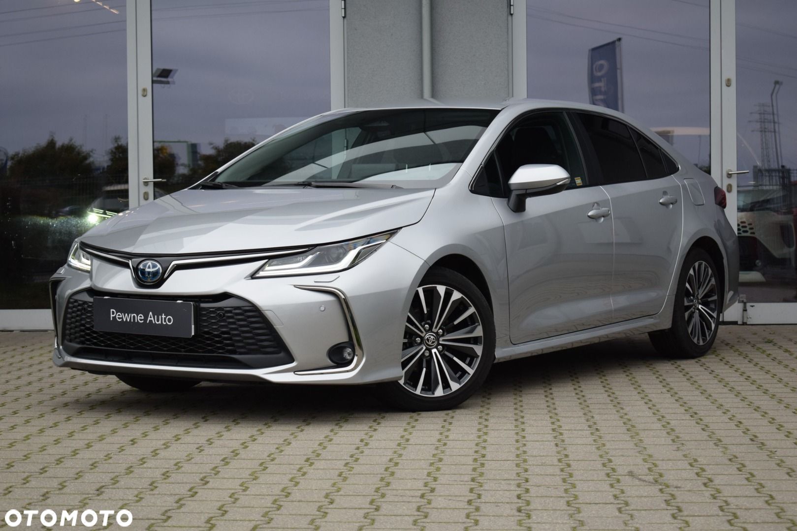 Toyota Corolla 1.8 Hybrid Style - 1