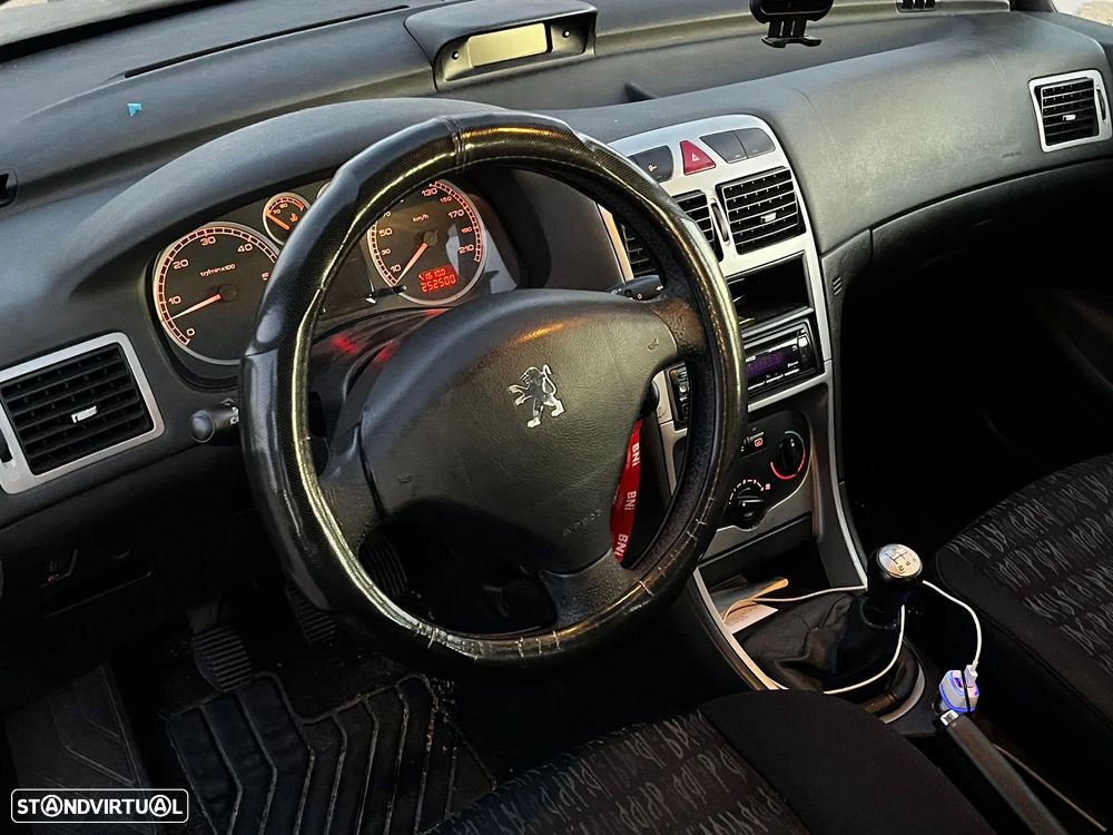 Peugeot 307 1.4 HDi Navtech - 10