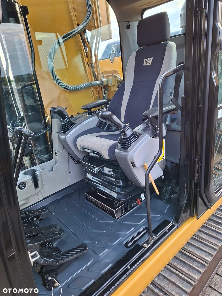 Caterpillar CAT 320 EL - 36