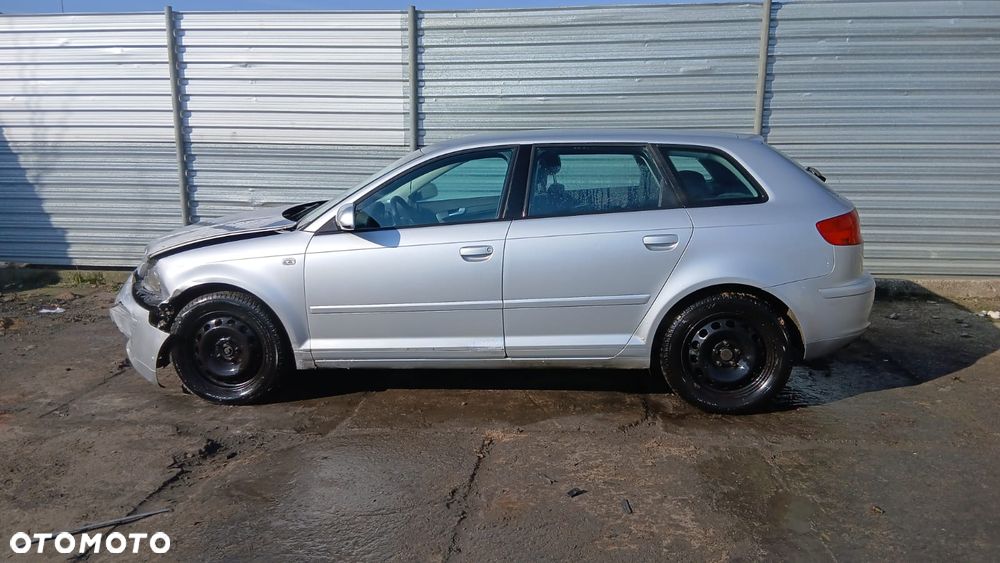 Tylko Części AUDI A3 8P 2.0 TDI BKD 140KM 104kW 5D SPORTBACK 04r–08r Lakier LY7W - 3