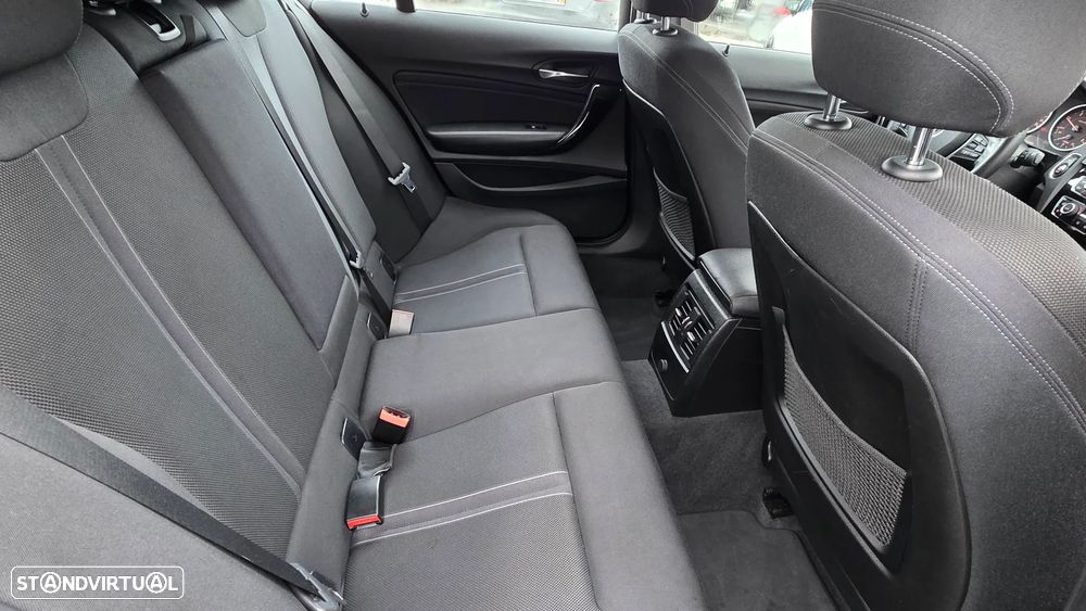 BMW 116 d Sport Line - 18