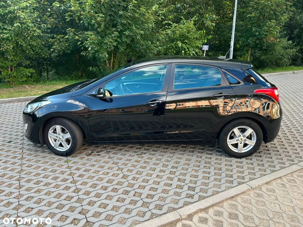Hyundai i30 blue 1.4 Trend - 3