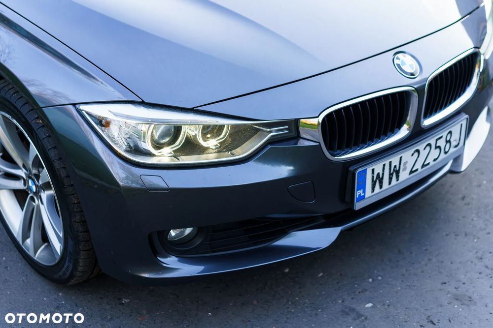 BMW Seria 3 320i - 4