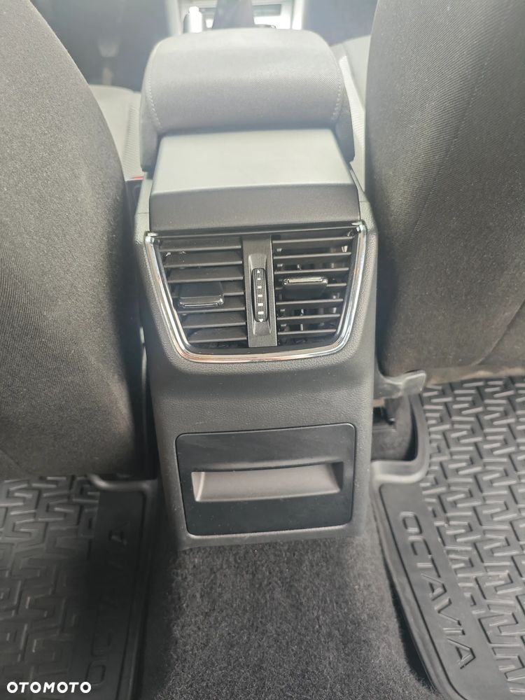 Skoda Octavia 1.4 TSI Ambition - 18