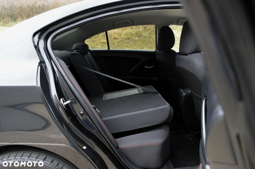 Toyota Avensis 2.0 D-4D Premium - 13