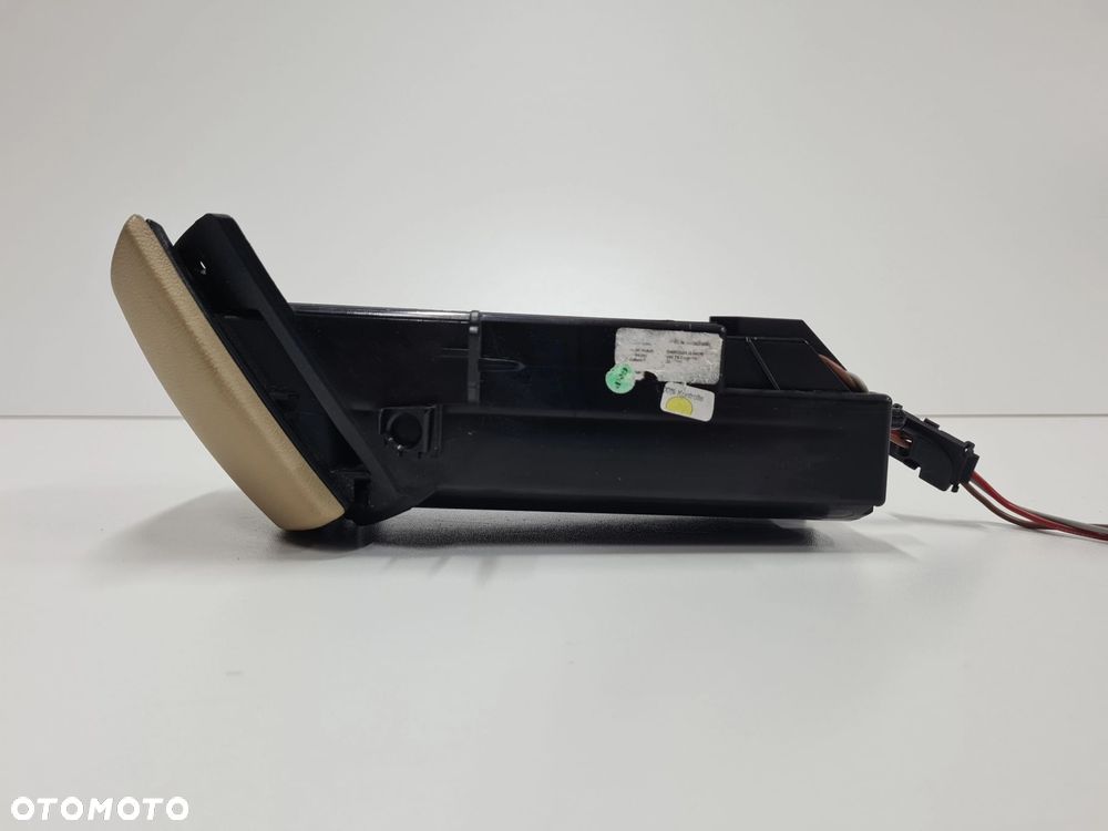 VW T5 MULTIVAN uchwyt na kubek napoje popielniczka 7H5858601 - 2