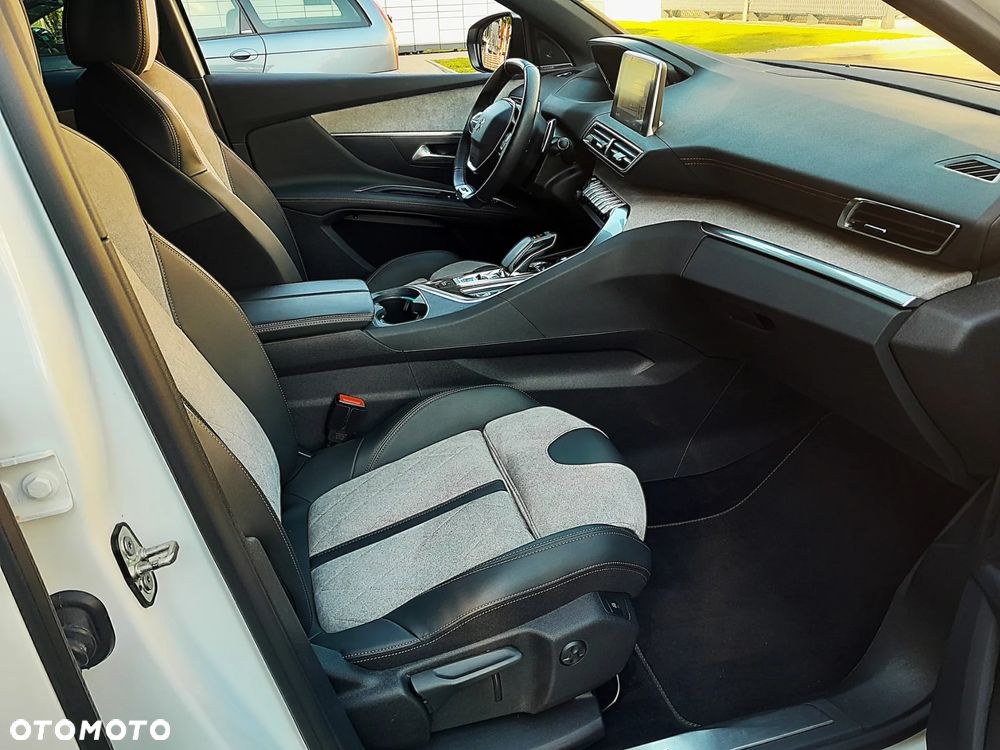 Peugeot 3008 Hybrid4 300 e-EAT8 GT - 16