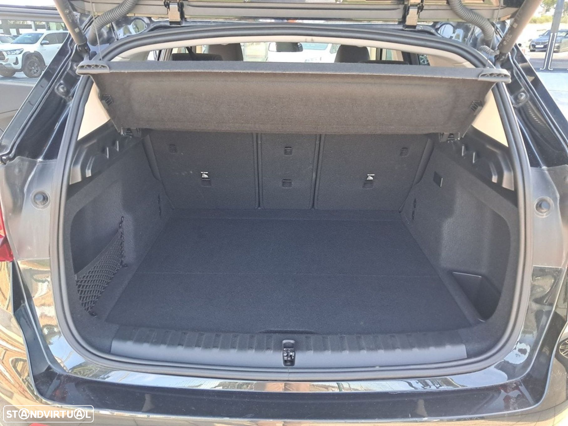 BMW iX1 eDrive20 Pack Desportivo M - 19