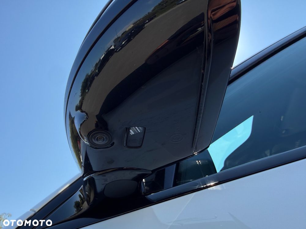 Mercedes-Benz Klasa E 220 d 4-Matic 9G-TRONIC - 16