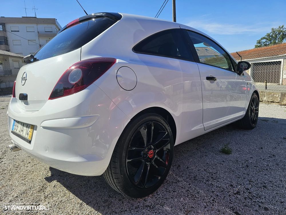 Opel Corsa 1.2 Black Edition 129g - 4