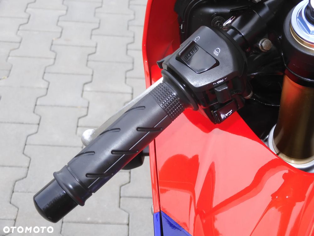 Honda CBR - 27