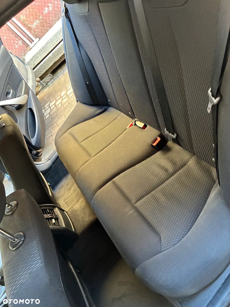 BMW Seria 3 318d Modern Line - 18