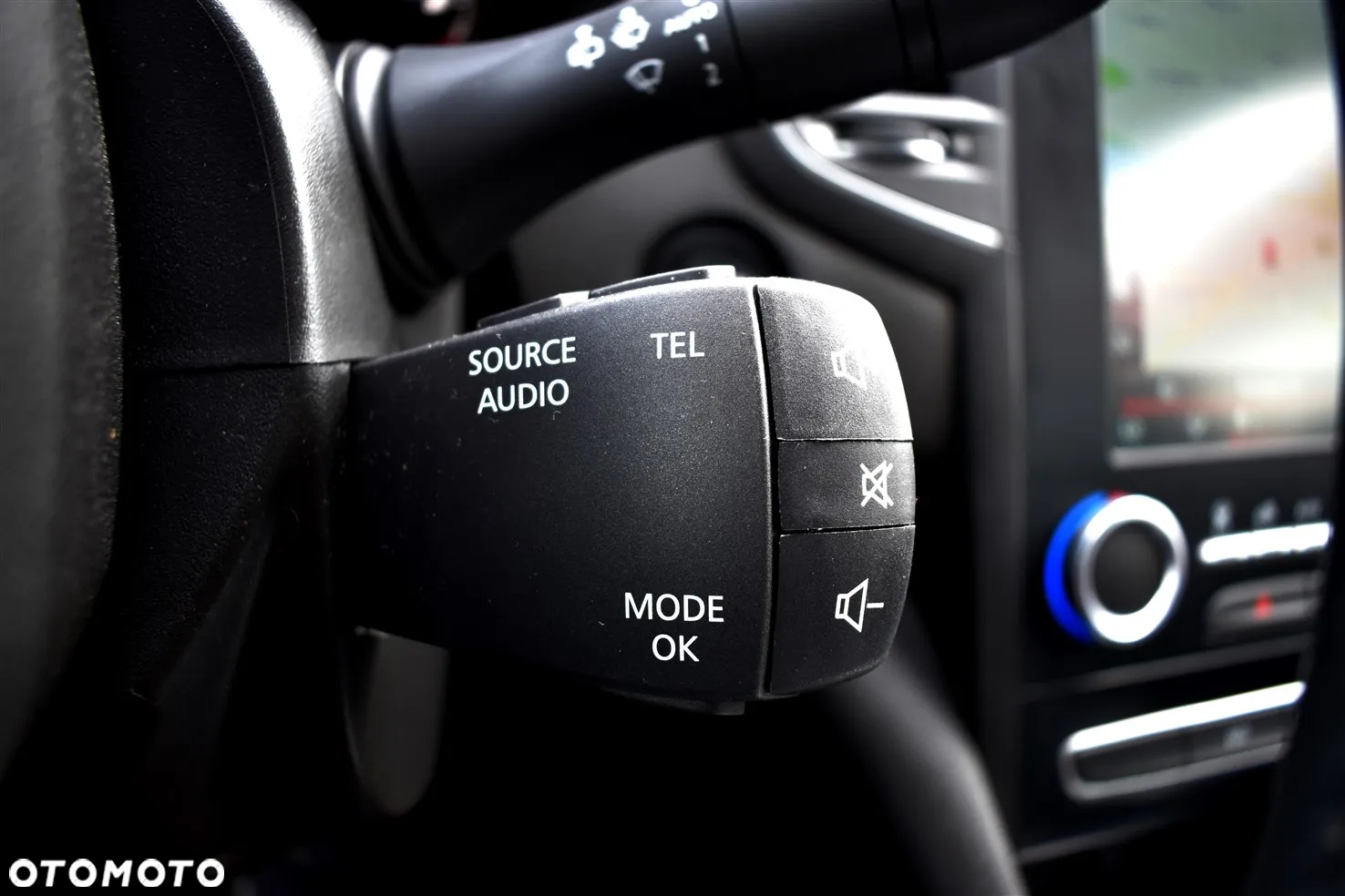 Renault Megane ENERGY TCe 130 EDC BOSE EDITION - 32