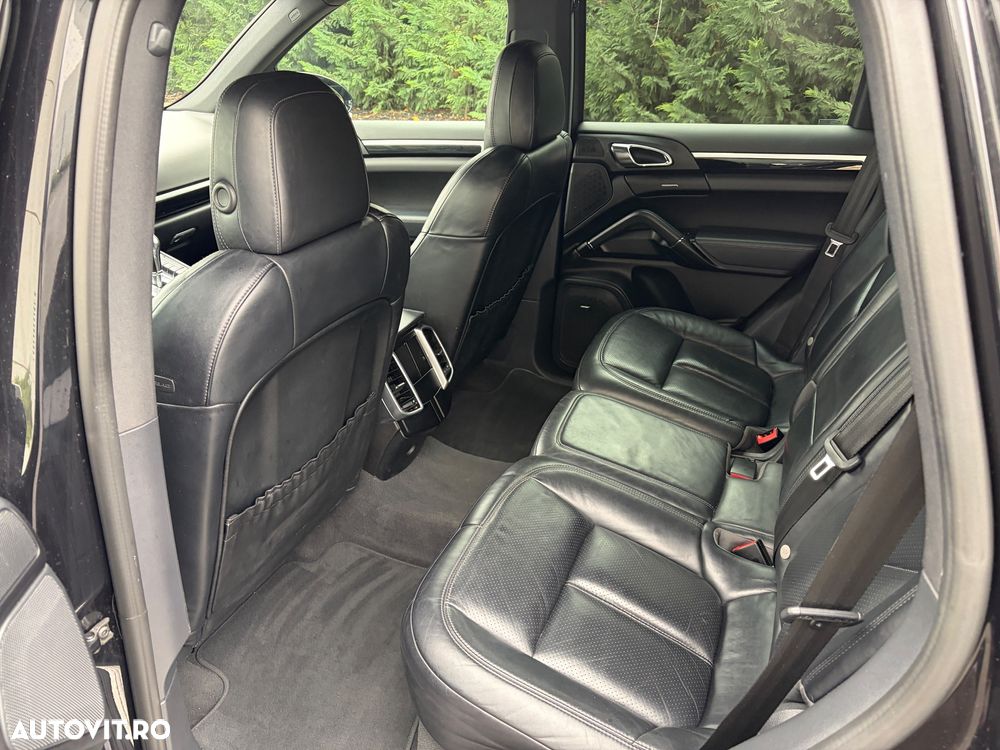 Porsche Cayenne Platinum Edition - 28