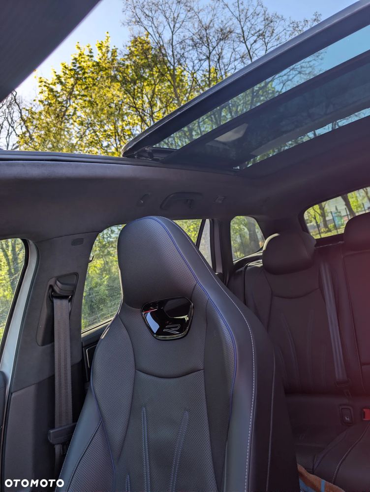Volkswagen Passat - 12