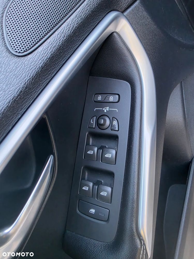 Volvo V40 D2 - 11