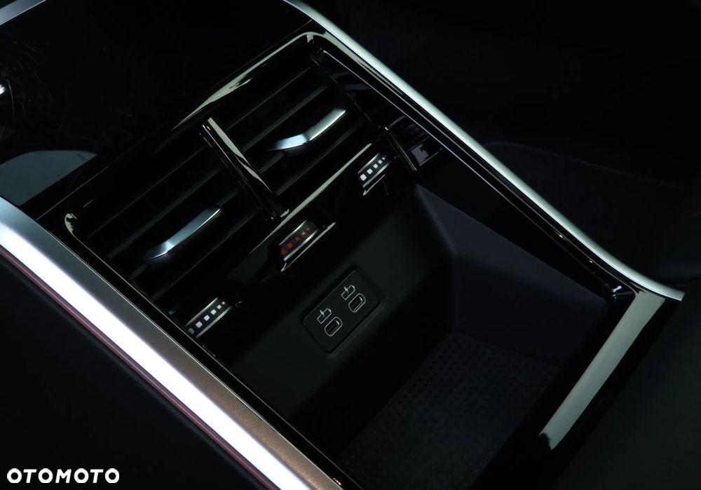 BMW Seria 8 840i - 29