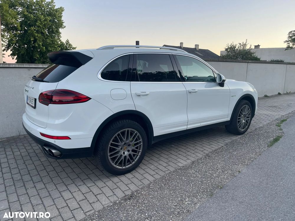 Porsche Cayenne - 4