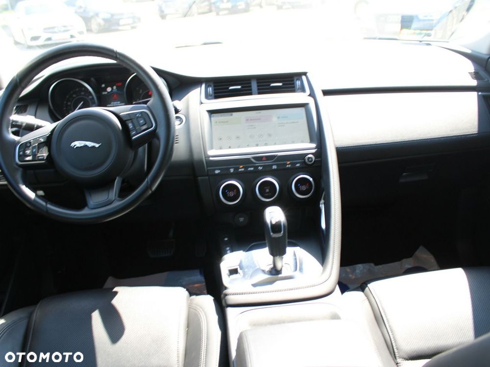 Jaguar E-Pace - 16