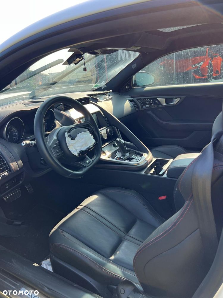 Jaguar F-Type - 8