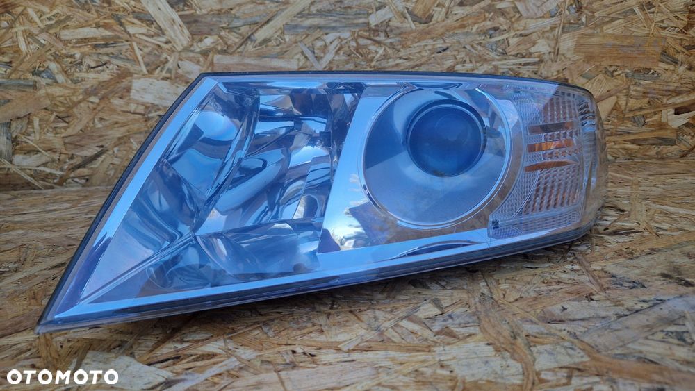 SKODA OCTAVIA 2 II LAMPA PRZÓD PRZEDNIA LEWA  EUROPA XENON - 1