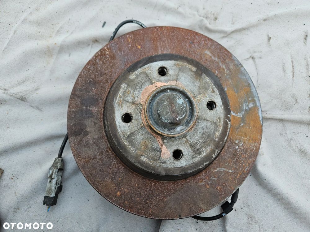 Zwrotnica piasta prawa tył tylna ABS Peugeot 3008 I 1,6 THP 2011r - 2