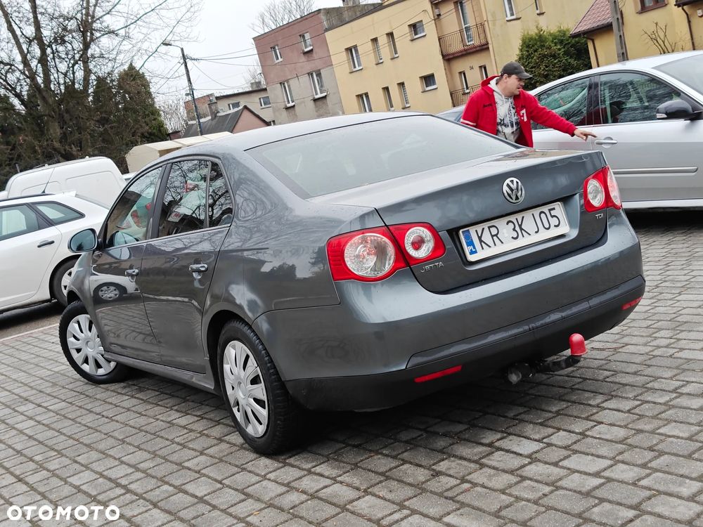 Volkswagen Jetta 1.9 TDI Comfortline - 4