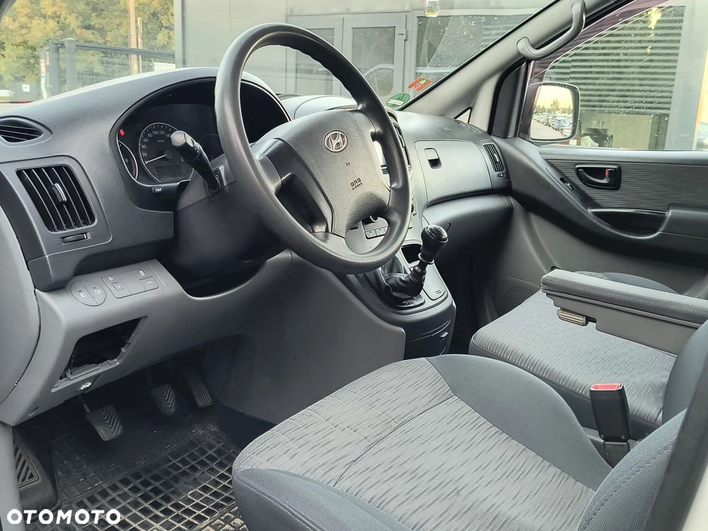 Hyundai H-1 Starex - 4