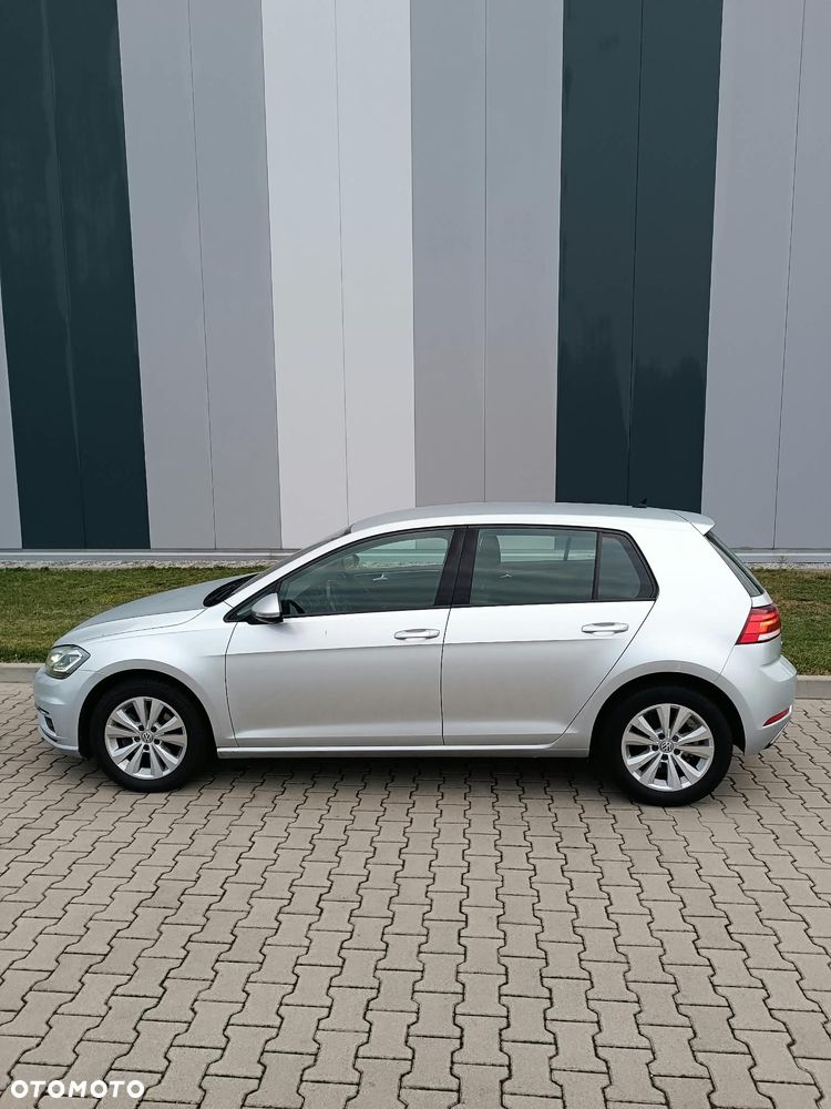 Volkswagen Golf - 22