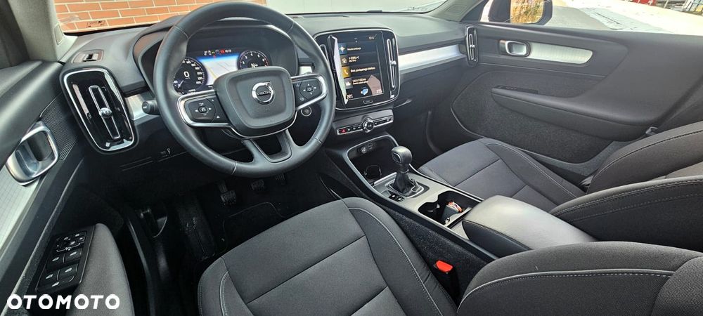 Volvo XC 40 T3 Momentum Pro - 21