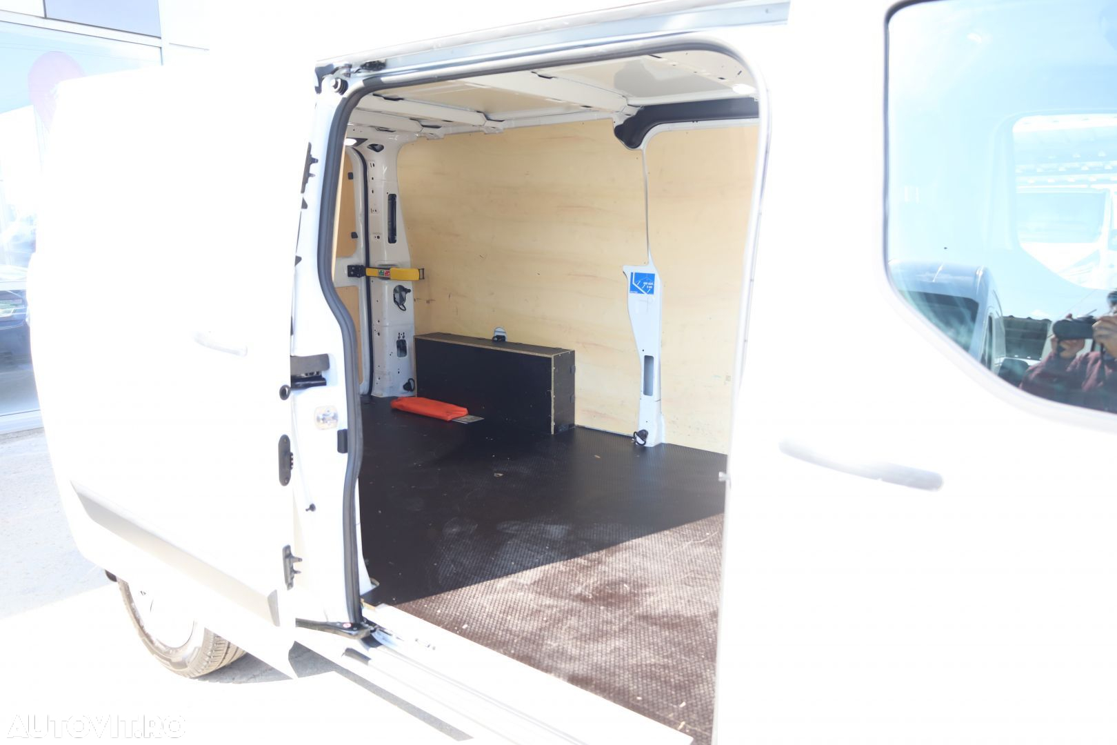 Ford Transit Custom - 11
