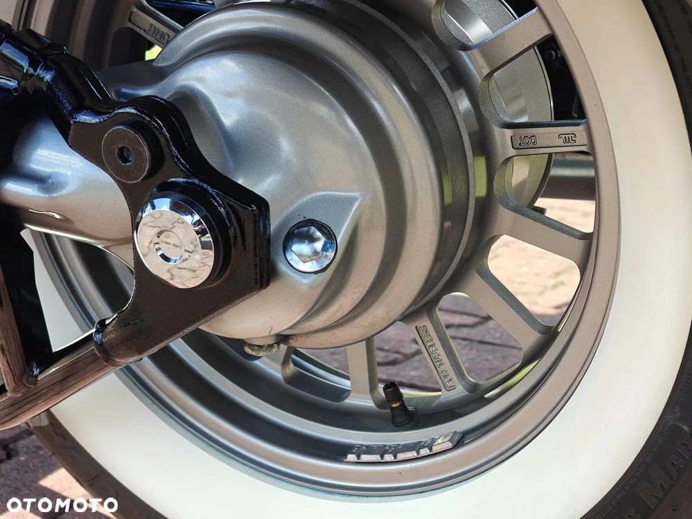 Suzuki Intruder - 27