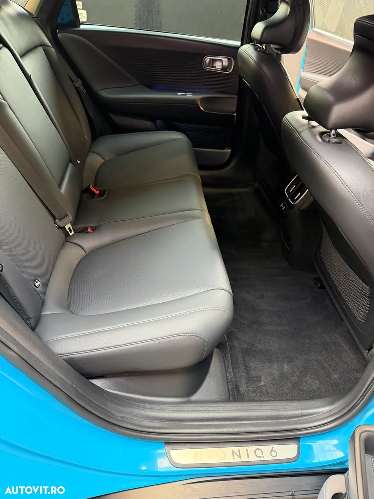 Hyundai IONIQ - 12