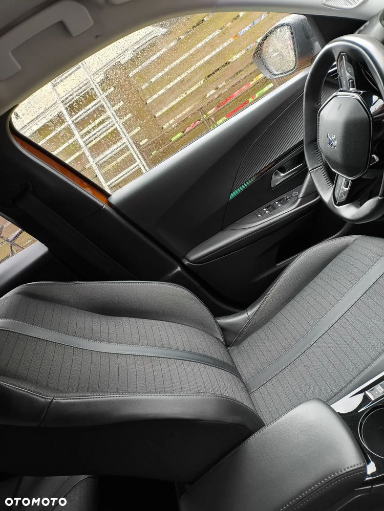 Peugeot 2008 1.2 PureTech Allure S&S - 8