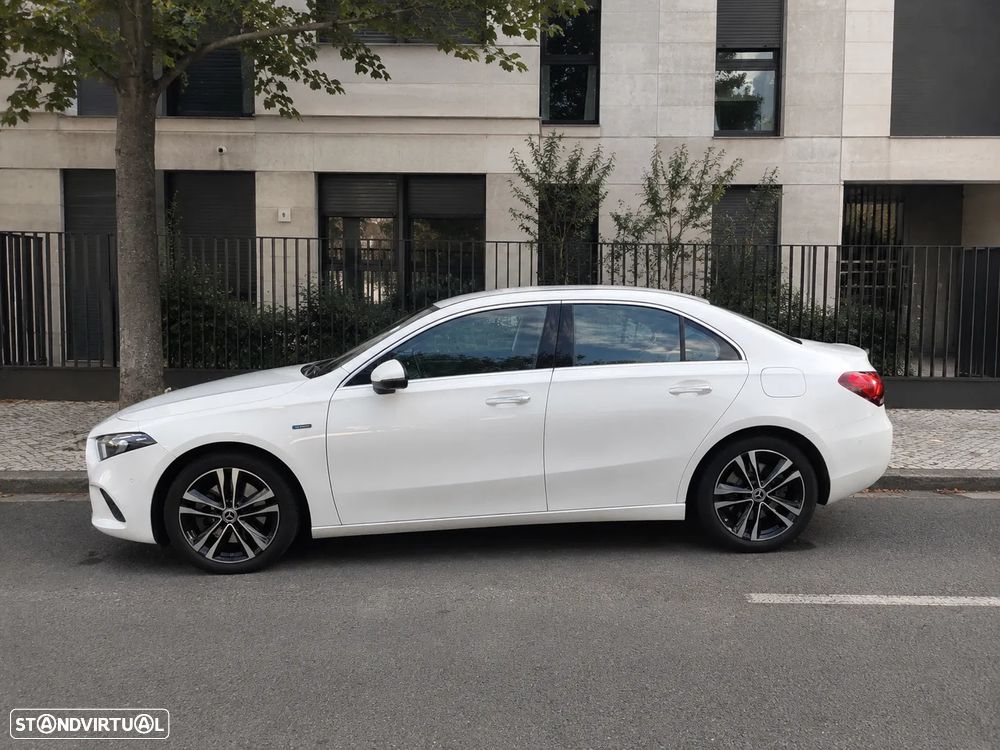 Mercedes-Benz A 250 Limousine e 8G-DCT Progressive - 4