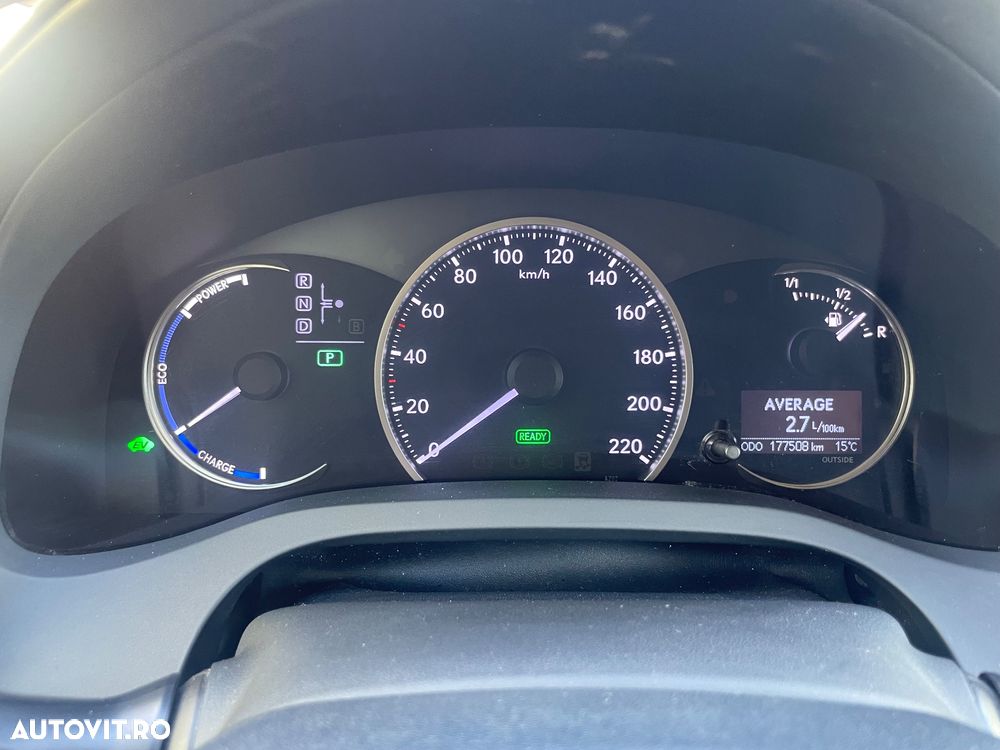 Lexus CT 200h - 9