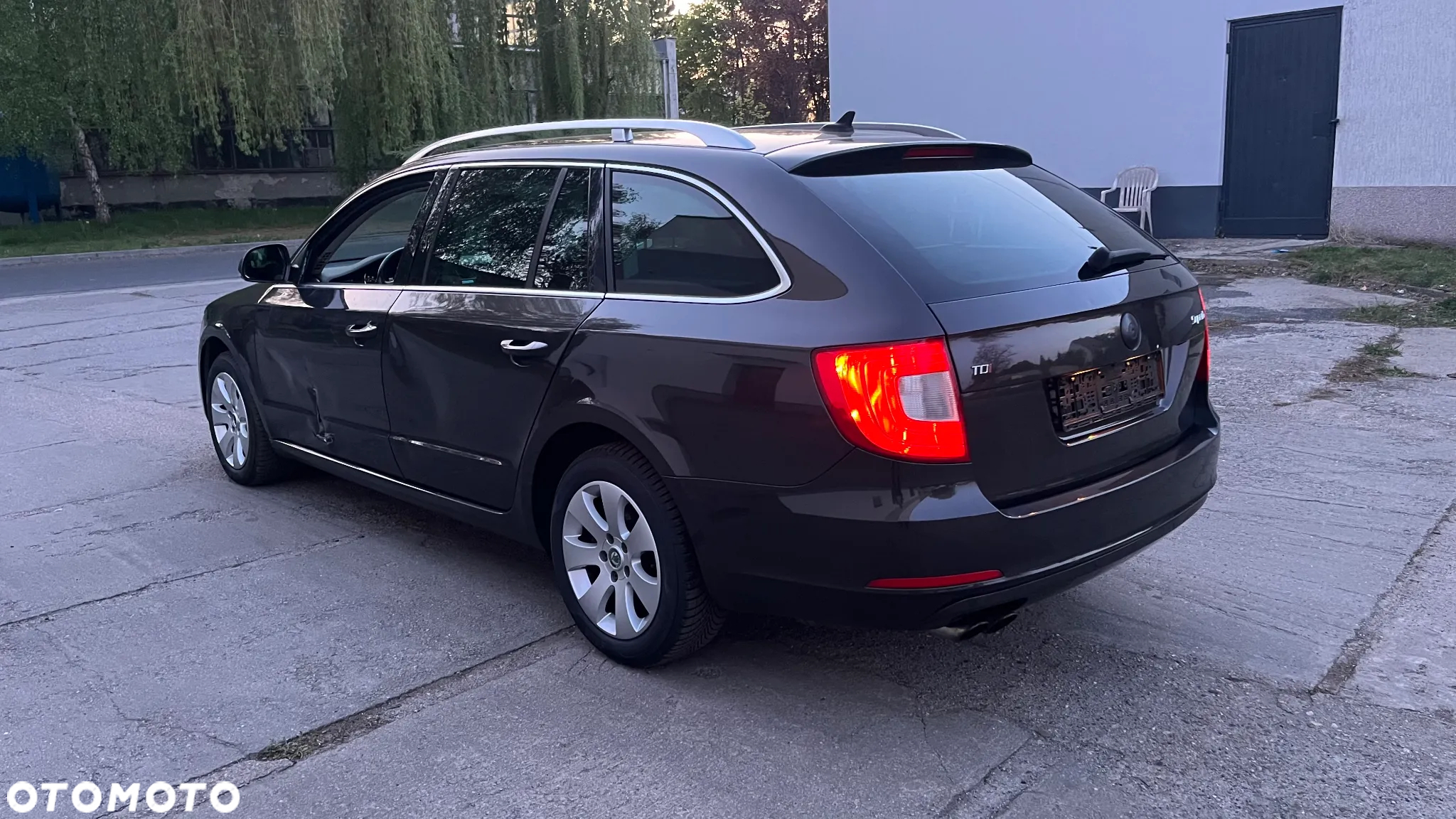 Skoda Superb Combi 2.0 TDI Ambition - 4