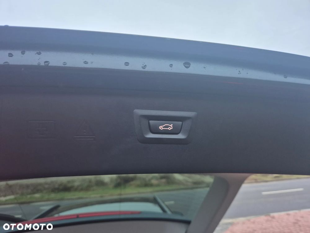 BMW Seria 5 525d xDrive Sport-Aut - 22