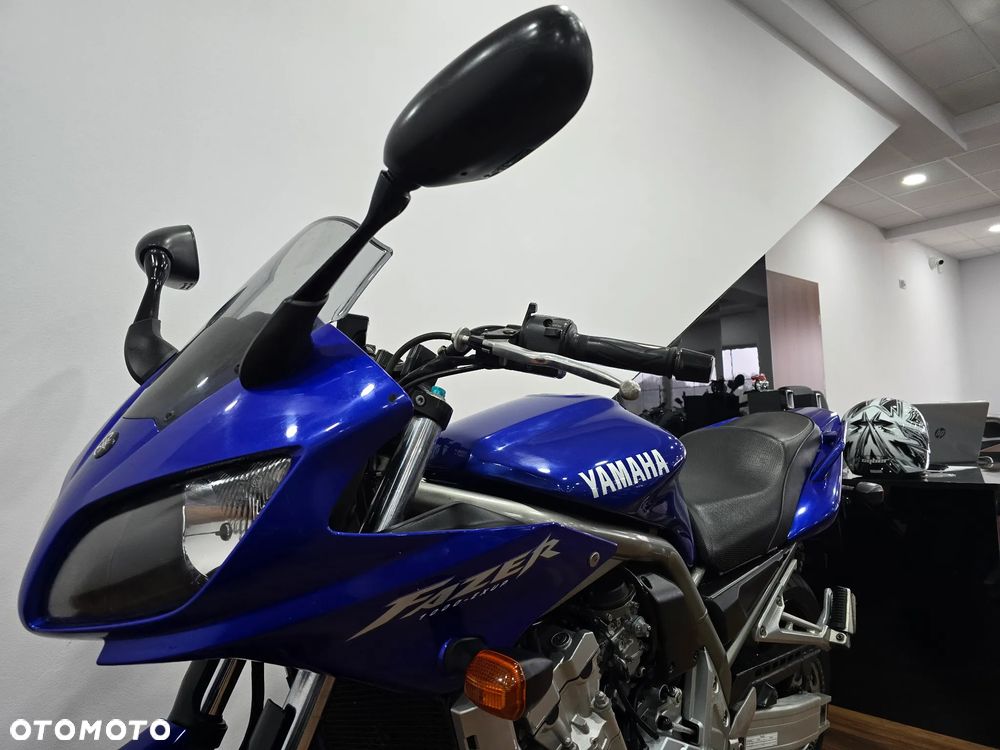 Yamaha FZS - 30