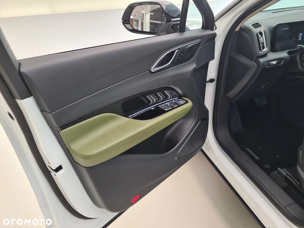 Hongqi HS3 1.5T FWD - 16