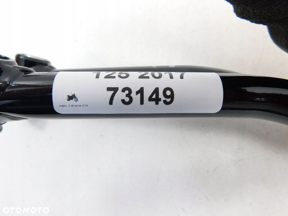 SUZUKI GSX-R 125 17r. SET PODNÓŻEK PASAŻERA PRAWY - 6