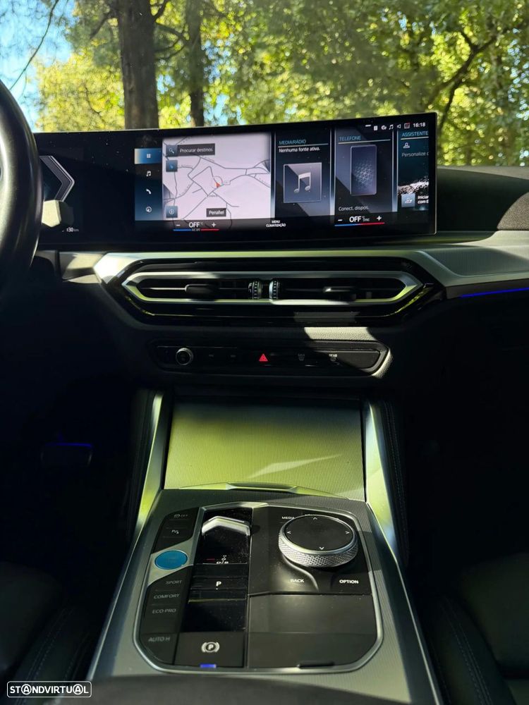 BMW i4 eDrive40 Desportiva M - 27