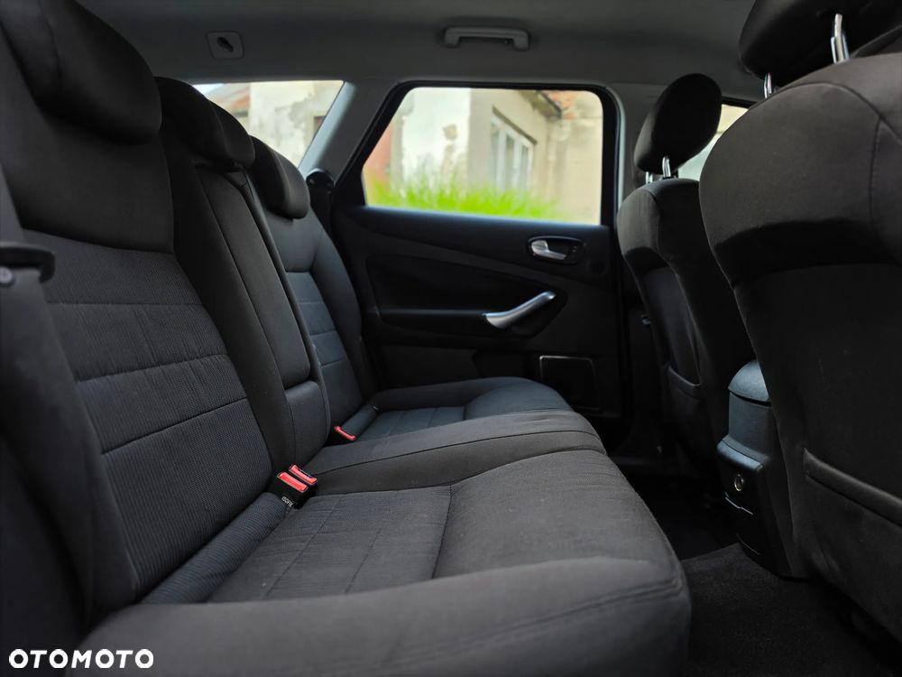Ford Mondeo - 22