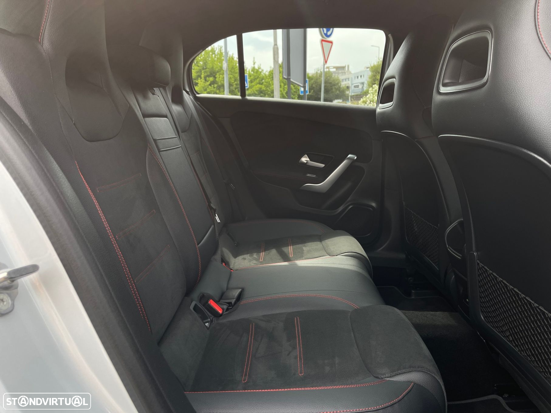 Mercedes-Benz A 200 AMG Line Aut. - 47