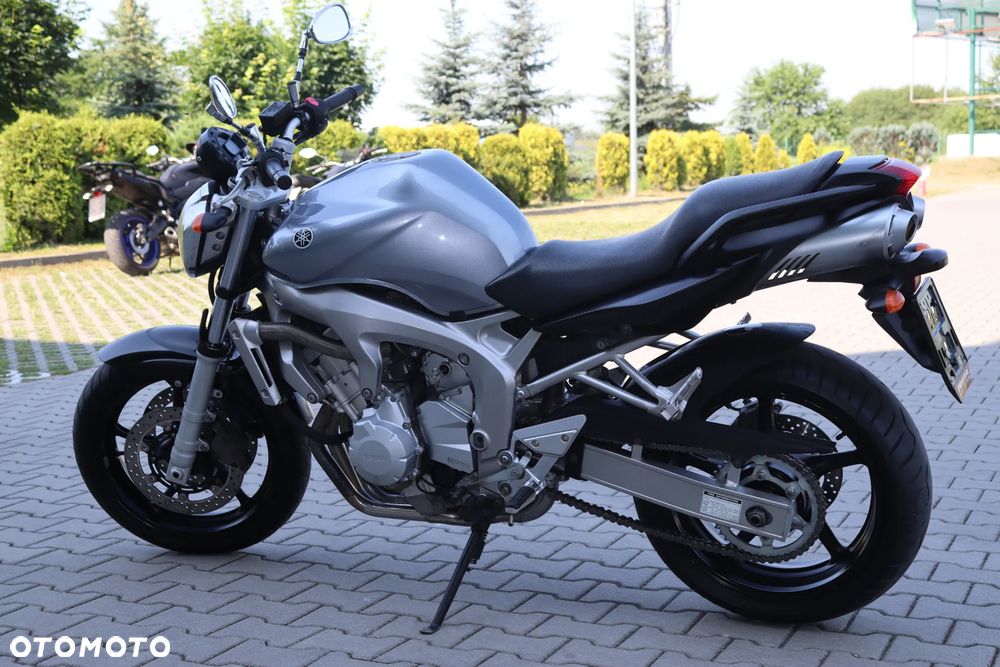 Yamaha FZ6 - 11