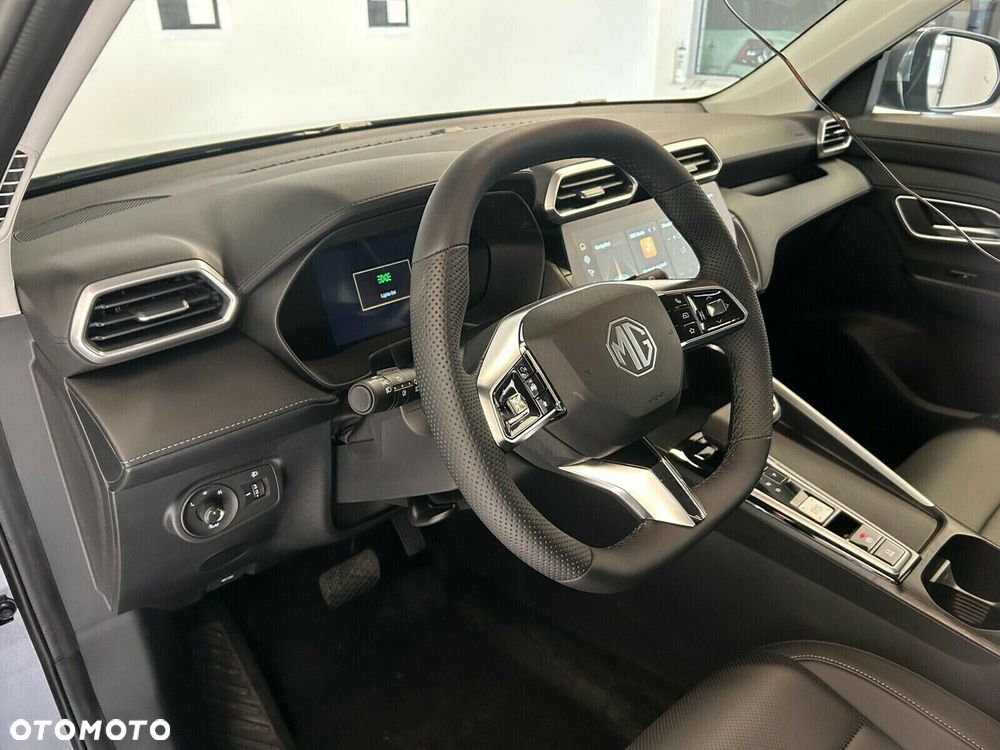 MG ZS - 11