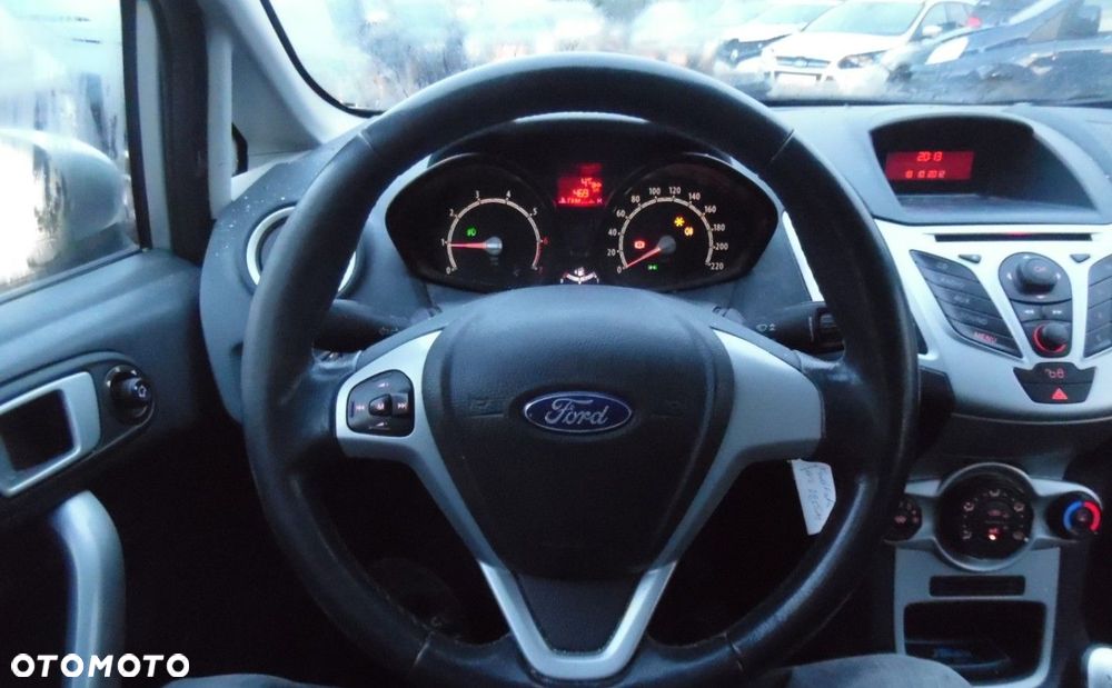 Ford Fiesta - 12